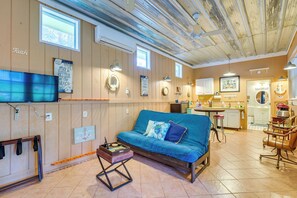 Interior - Inglis Studio Home w/ Covered Patio & Grill! (Inglis)
