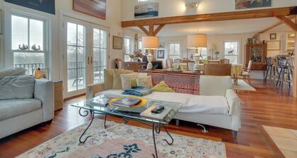 Beautiful Aquinnah Home: Ocean View, Walk to Beach