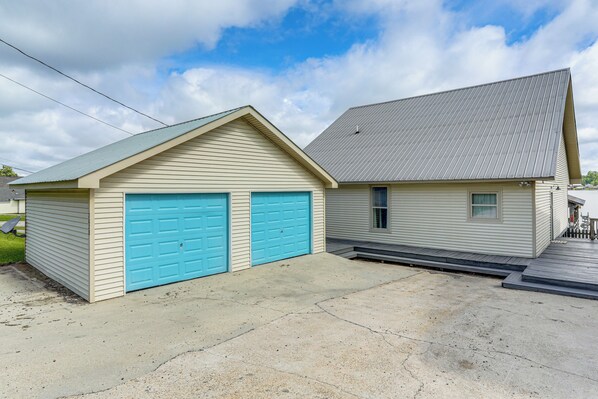 Interior - Lakefront Oscar Home w/ Game Room + Boat Dock! (Oscar)