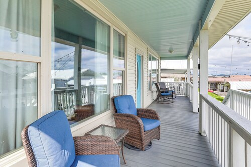 Lakefront Oscar Home w/ Game Room + Boat Dock!