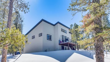 House (3 Bedrooms) | Front of property