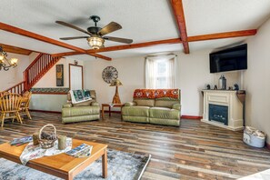 House (2 Bedrooms) | Interior - Riverfront Peru Cabin ~ 2 Mi to Lake Champlain! (Peru)