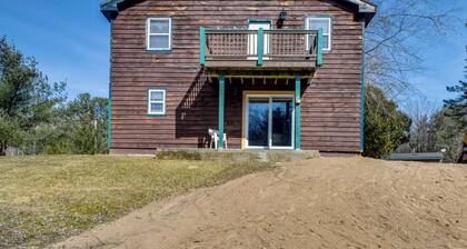 Riverfront Peru Cabin ~ 2 Mi to Lake Champlain!