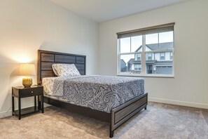 House (5 Bedrooms) | Interior