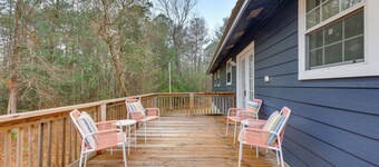 Chatom Retreat w/ Furnished Deck & Wooded Views!