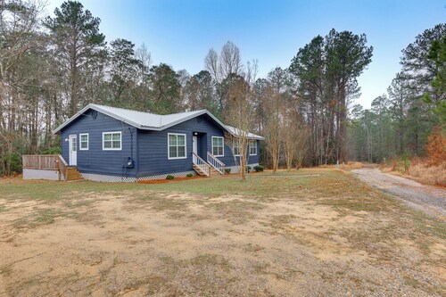 Chatom Retreat w/ Furnished Deck & Wooded Views!