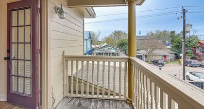 Downtown Kemah Rental ~ 3 Blocks to Boardwalk!