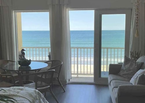 SUNRISE IN BED~BREATHTAKING OCEAN VIEWS~COUPLES RETREAT!