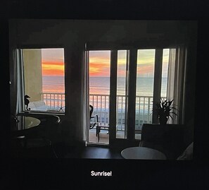 Interior - SUNRISE IN BED~BREATHTAKING OCEAN VIEWS~COUPLES RETREAT! (Hampton)