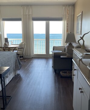 1 bedroom, iron/ironing board, free WiFi, bed sheets - SUNRISE IN BED~BREATHTAKING OCEAN VIEWS~COUPLES RETREAT! (Hampton)