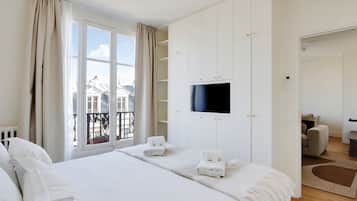 1 slaapkamer, een strijkplank/strijkijzer, wifi, beddengoed