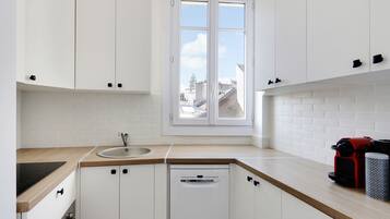 Réfrigérateur, micro-ondes, four, lave-vaisselle