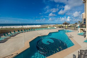 Condo, 3 habitaciones | Alberca | Alberca al aire libre 