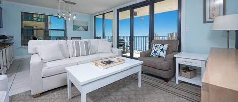Condo, 3 Bedrooms | Living area