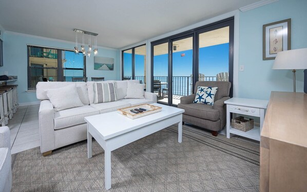 Condo, 3 habitaciones | Área de sala de estar