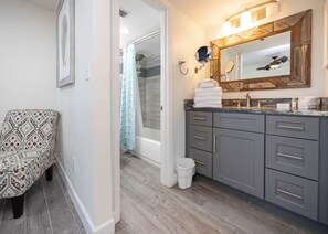 Condo, 3 Bedrooms | Bathroom | Shampoo - Phoenix Ii 2118 3 Bedroom Condo (Orange Beach)