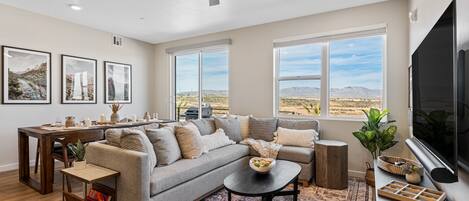 Apartment, 3 Schlafzimmer | Wohnbereich | Smart-TV