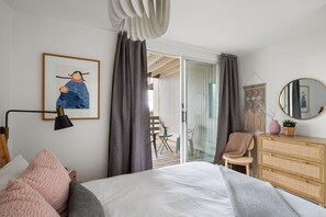 Condo, 3 Bedrooms | 3 bedrooms, laptop workspace, iron/ironing board, free WiFi