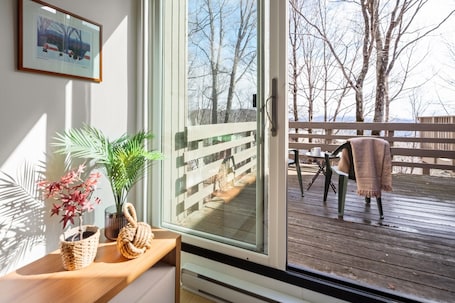 Condo, 3 Bedrooms | View from property