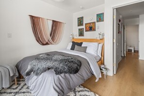 3 habitaciones y espacio para trabajar con laptop