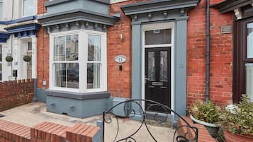 House | 7 bedrooms, iron/ironing board