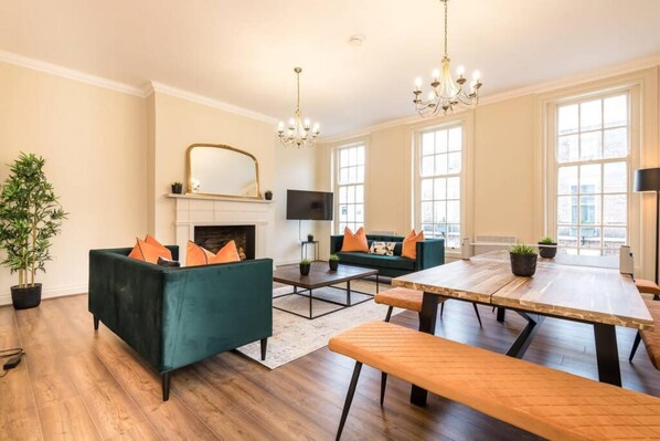 8 bedrooms, iron/ironing board - Host Apartments The Rodney Townhouse (Liverpool)