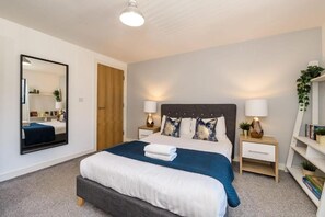 Apartment | 2 bedrooms, iron/ironing board - Host Apartments The Pall Mall Balcony Apt (Liverpool)