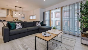 Apartment | 2 bedrooms, iron/ironing board - Host Apartments Knight St Place (Liverpool)