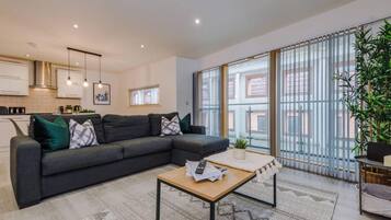 Apartment | 2 bedrooms, iron/ironing board