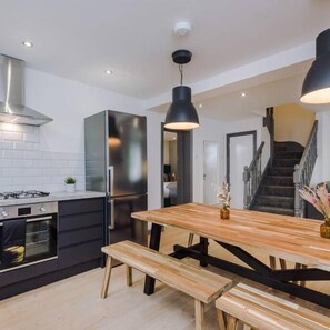 4 bedrooms, iron/ironing board - Host Apartments The Roscoe Coach House (Liverpool)