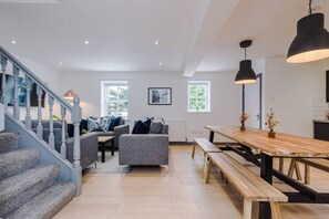 Appartement | 4 chambres, fer et planche à repasser