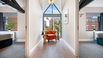Casa | 5 habitaciones y tabla de planchar con plancha