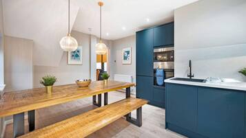 House | 5 bedrooms, iron/ironing board