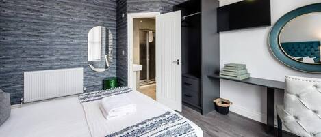 House | 6 bedrooms, iron/ironing board