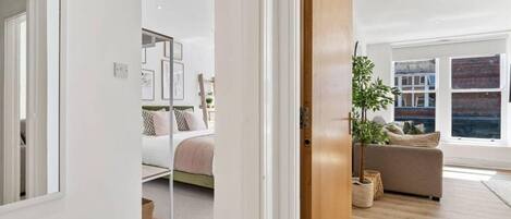 Apartment | 2 bedrooms, iron/ironing board, Internet