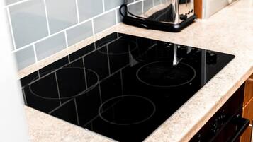 Apartment | 1 bedroom, iron/ironing board