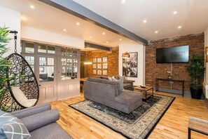 Apartment | 3 bedrooms, iron/ironing board - Host Stay Bands Warehouse I (Liverpool)