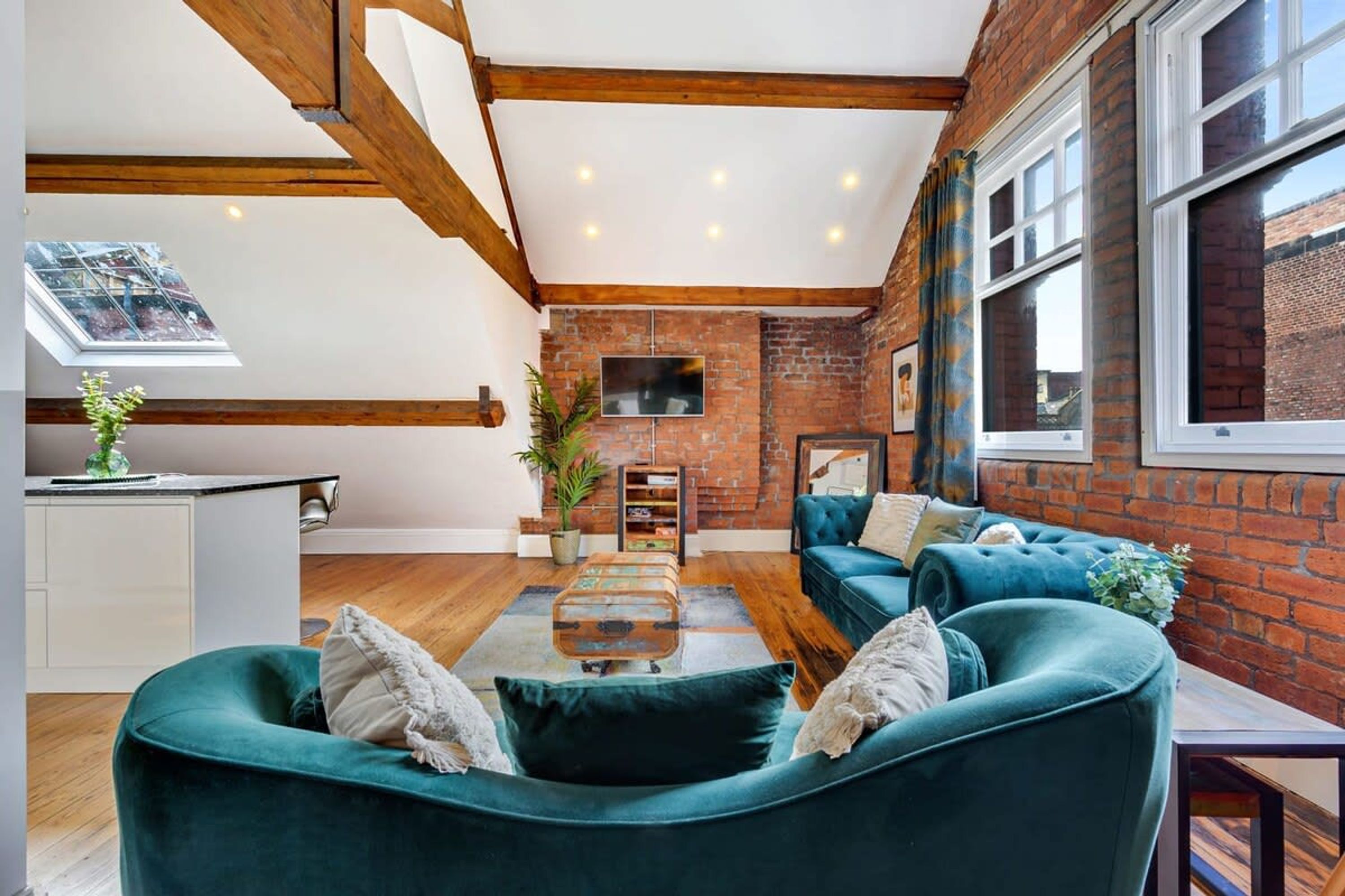 Studio | Iron/ironing board