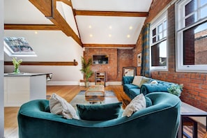 Studio | Iron/ironing board - Host Stay Bands Warehouse VI (Liverpool)