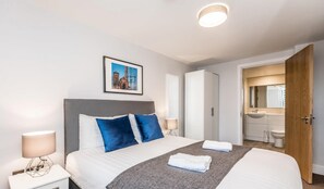 Apartament | 2 dormitoris i planxa i posts de planxar