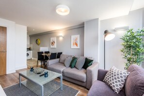 Apartament | 2 dormitoris i planxa i posts de planxar