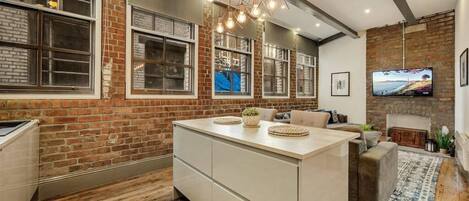 Apartment | 2 bedrooms, iron/ironing board