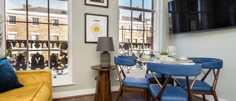 Apartamento | 2 dormitorios, escritorio, tabla de planchar con plancha