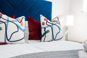 3 chambres, fer et planche à repasser