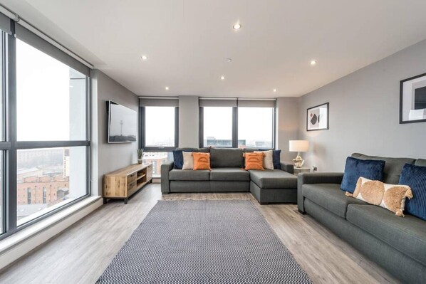 2 bedrooms - Host Apartments The Baltic Penthouse 1 (Liverpool)