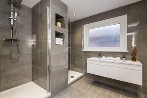 Hus | 3 sovrum och strykjärn/strykbräda