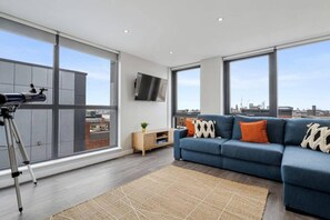 2 bedrooms - Host Apartments The Baltic Penthouse 2 (Liverpool)