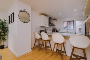 Apartment | 2 Schlafzimmer, Bügeleisen/Bügelbrett, Internetzugang