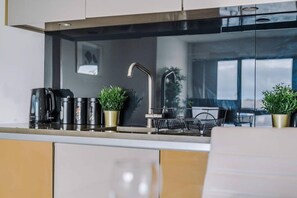 1 bedroom, iron/ironing board - Host Apartments Waterfront View (Liverpool)