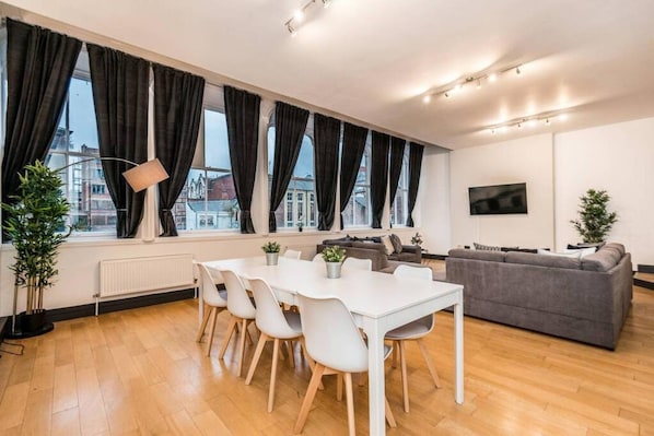 Apartment | 2 bedrooms, iron/ironing board